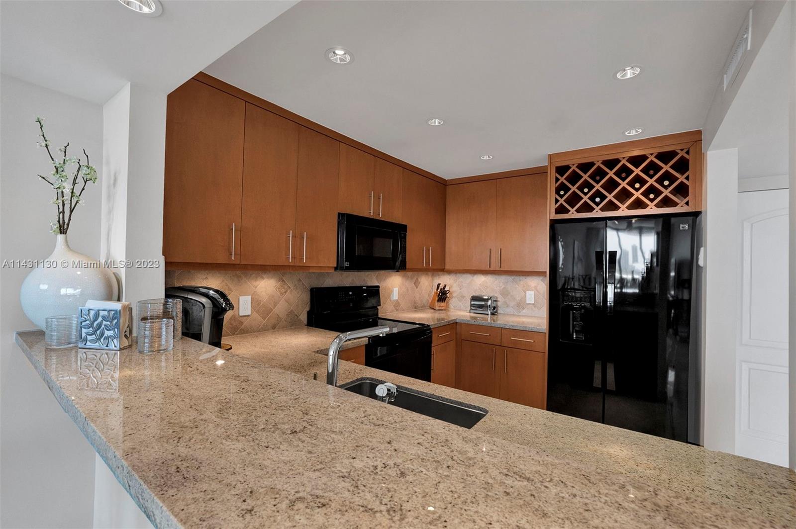 AVENTURA ELDORADO CONDO - Residential