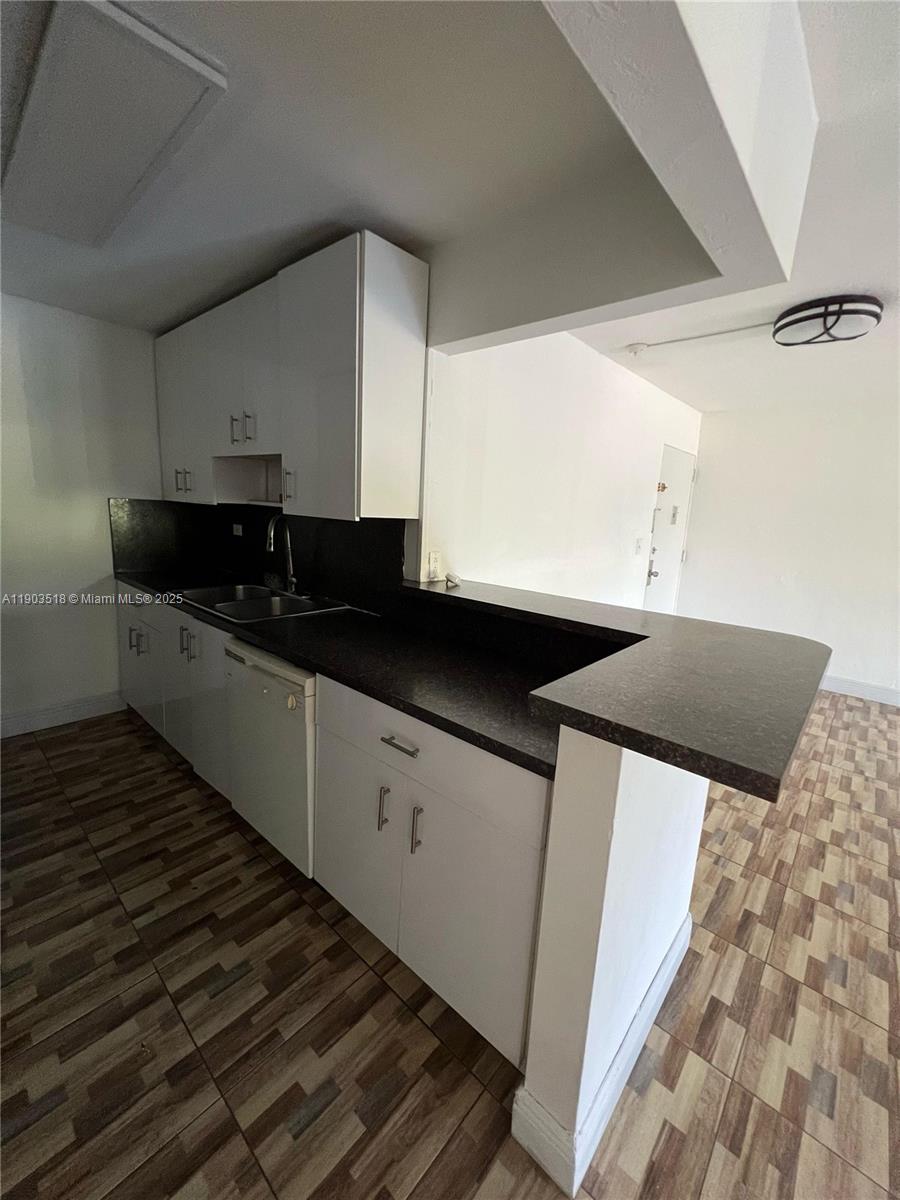 KENDALL ACRES CONDO BLDG - Residential Lease