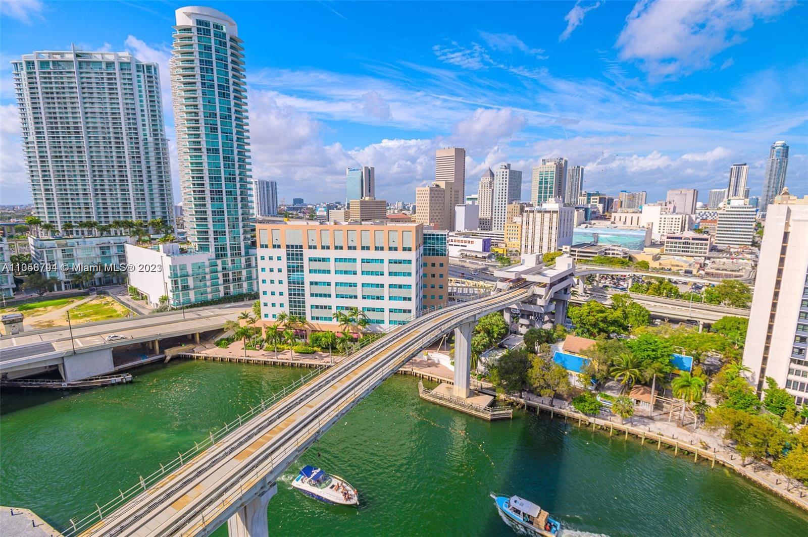 Gorgeous Water Views!! Live in the heart of the exciting life of downtown Miami and Brickell! Brickell on the River offers beautiful amenities and is moments from amazing restaurants, shops, parks and entertainment. Spacious apartment with lovely views of the Miami River, updated kitchen, beautiful bright marble flooring, plus a washer and dryer in the unit. Live, work and play in one of the most invigorating cities!! One Parking space assigned.