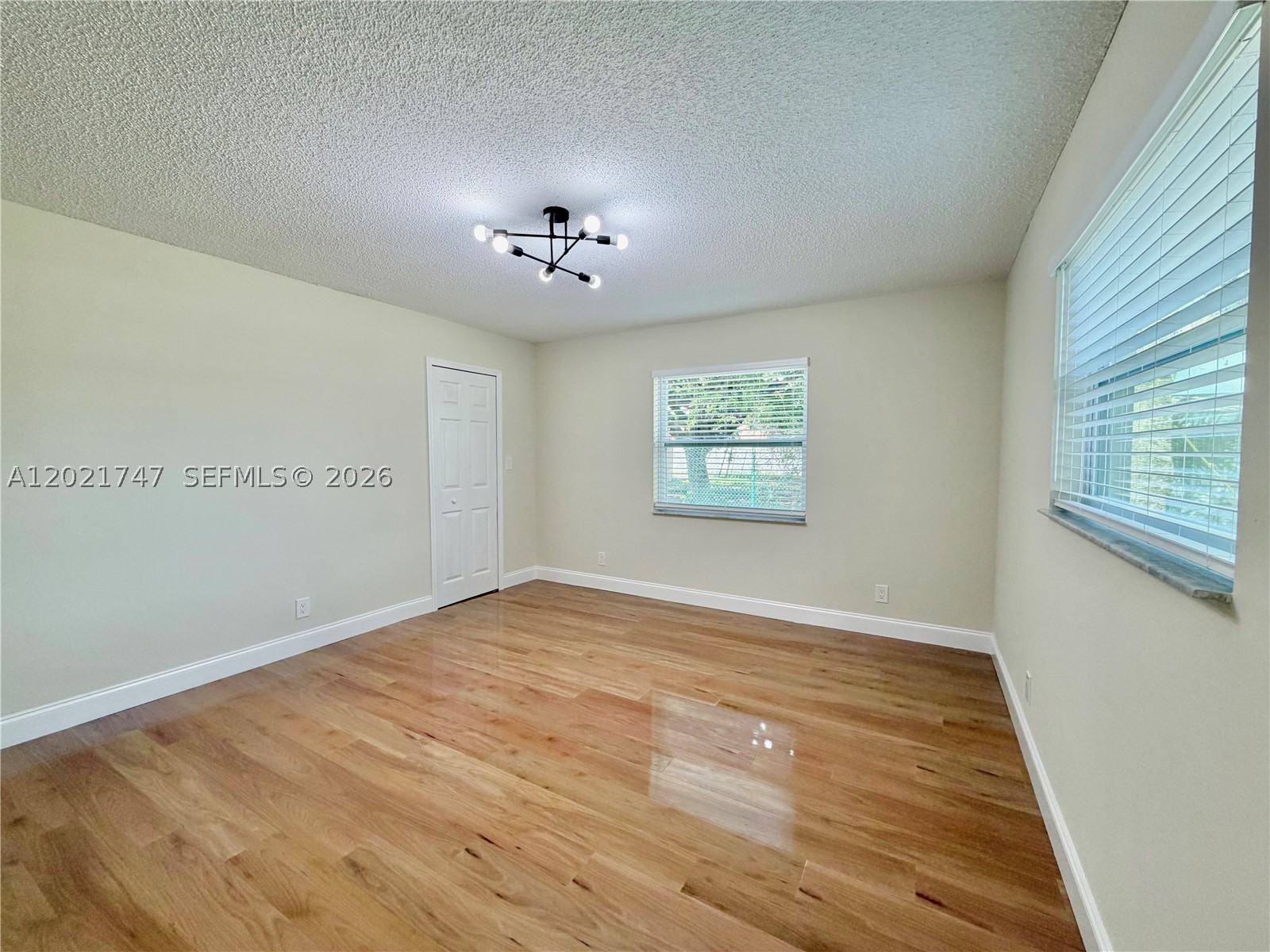 SANDERS PARK - Residential