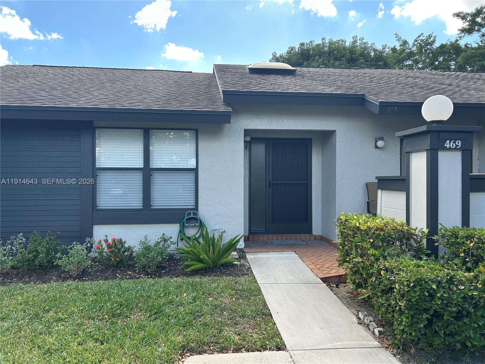 STRATHMORE GATE WEST UNIT - Residential Lease