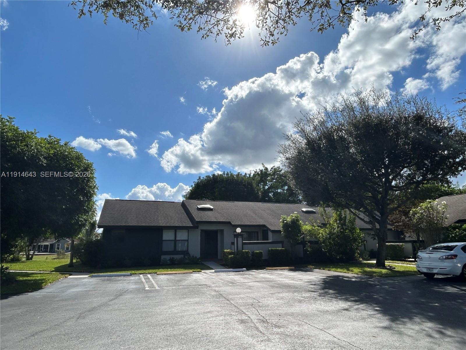 STRATHMORE GATE WEST UNIT - Residential Lease