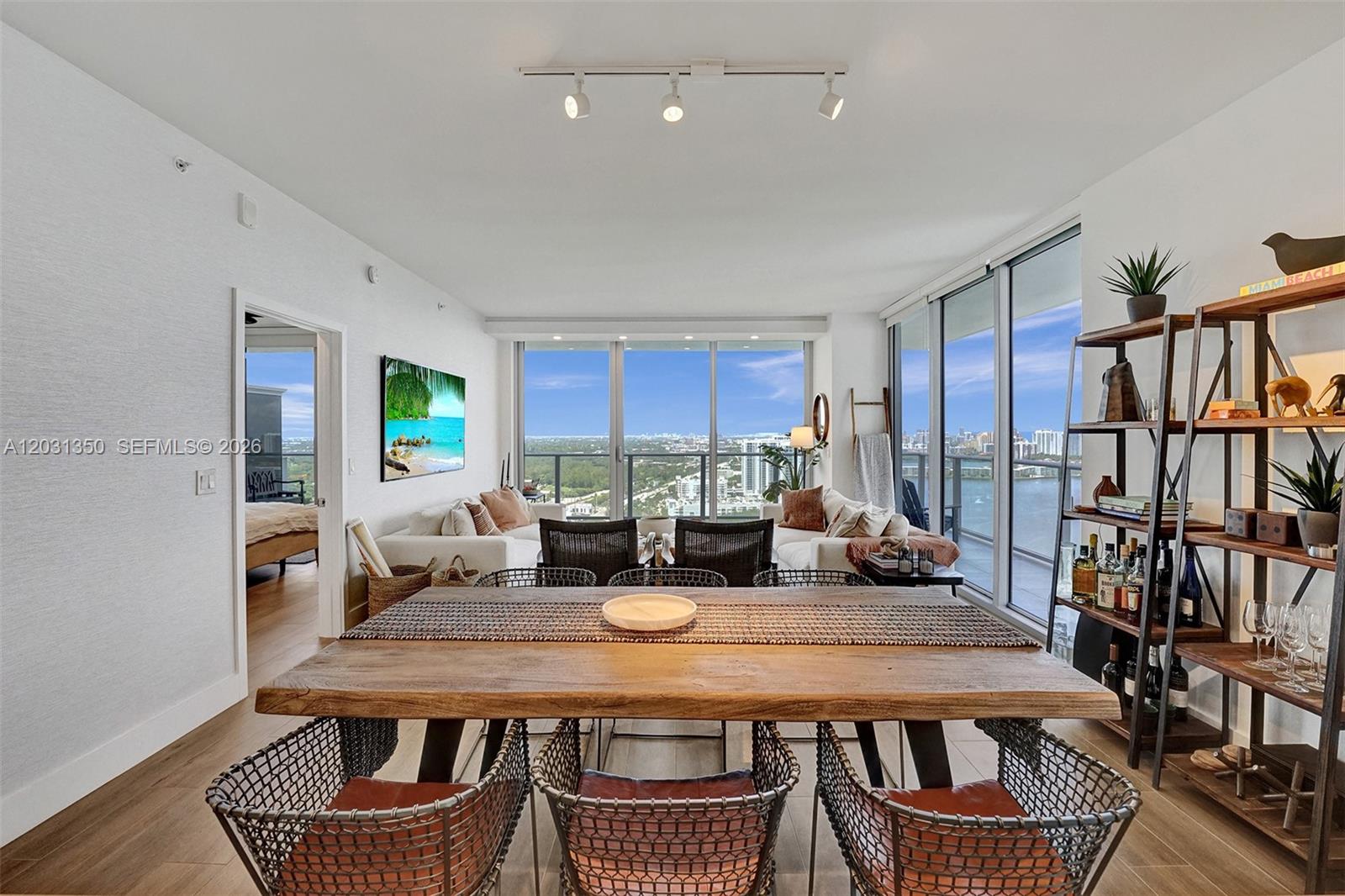 THE HARBOUR NORTH CONDO - Residential Lease