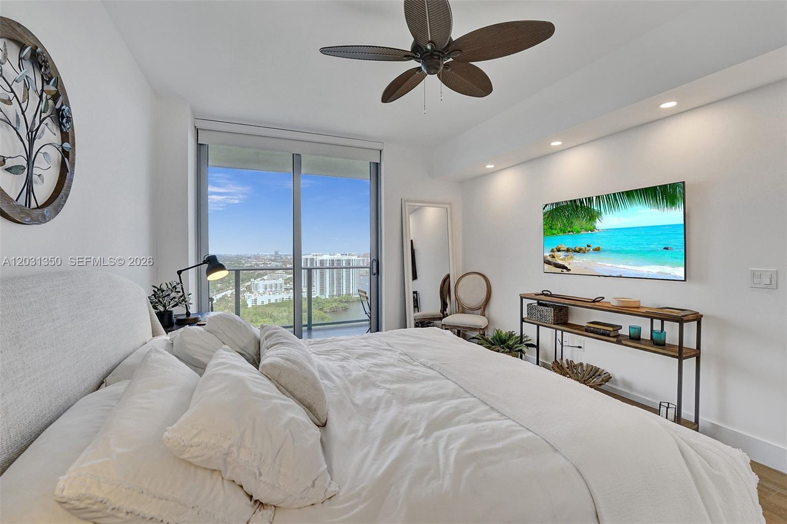 THE HARBOUR NORTH CONDO - Residential Lease