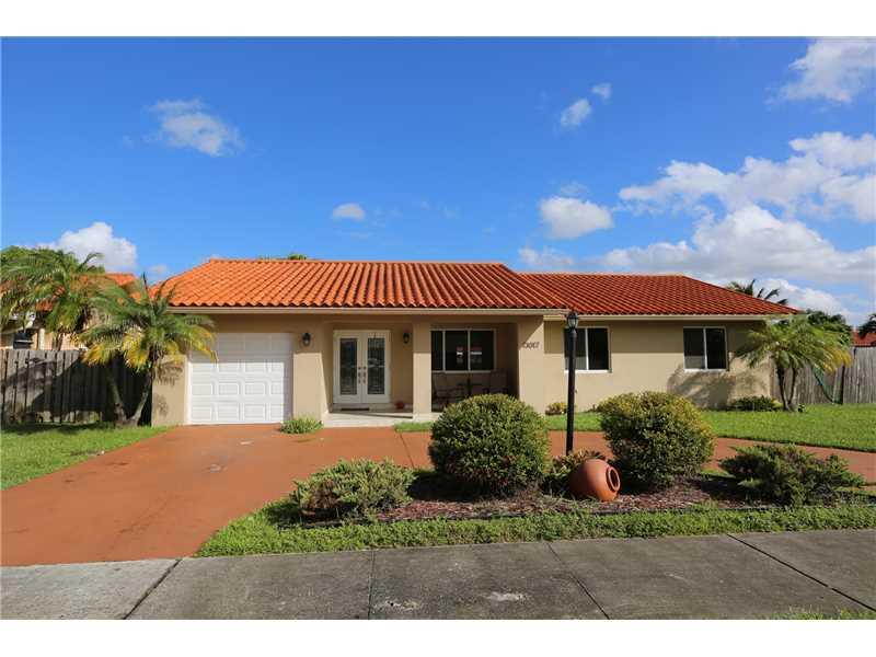 Fabulous 1-story pool home on a corner lot, featuring 3 bedrooms, 2 bathrooms and 1-car garage converted to 1 bedroom and 1 bath, in 2,429 s/f actual area. Formal living and dining rooms and master bedroom with walk-in closet.  Impact glass windows and doors.  Nice 7,575 s/f lot with ple nty of space for a boat.  Centrally located near schools, shopping, restaurants & minutes from mayor highways.