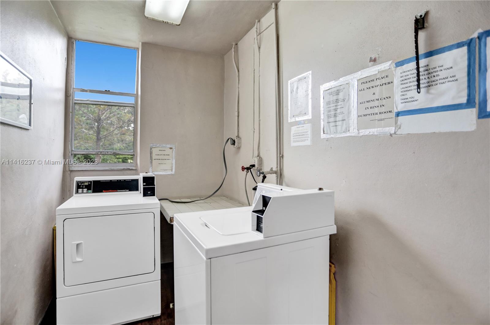 SANDS POINT CONDOMINIUM I - Residential Lease