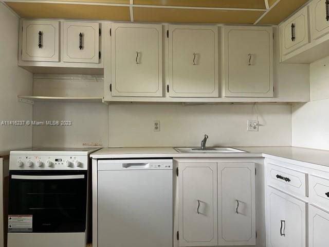 SANDS POINT CONDOMINIUM I - Residential Lease