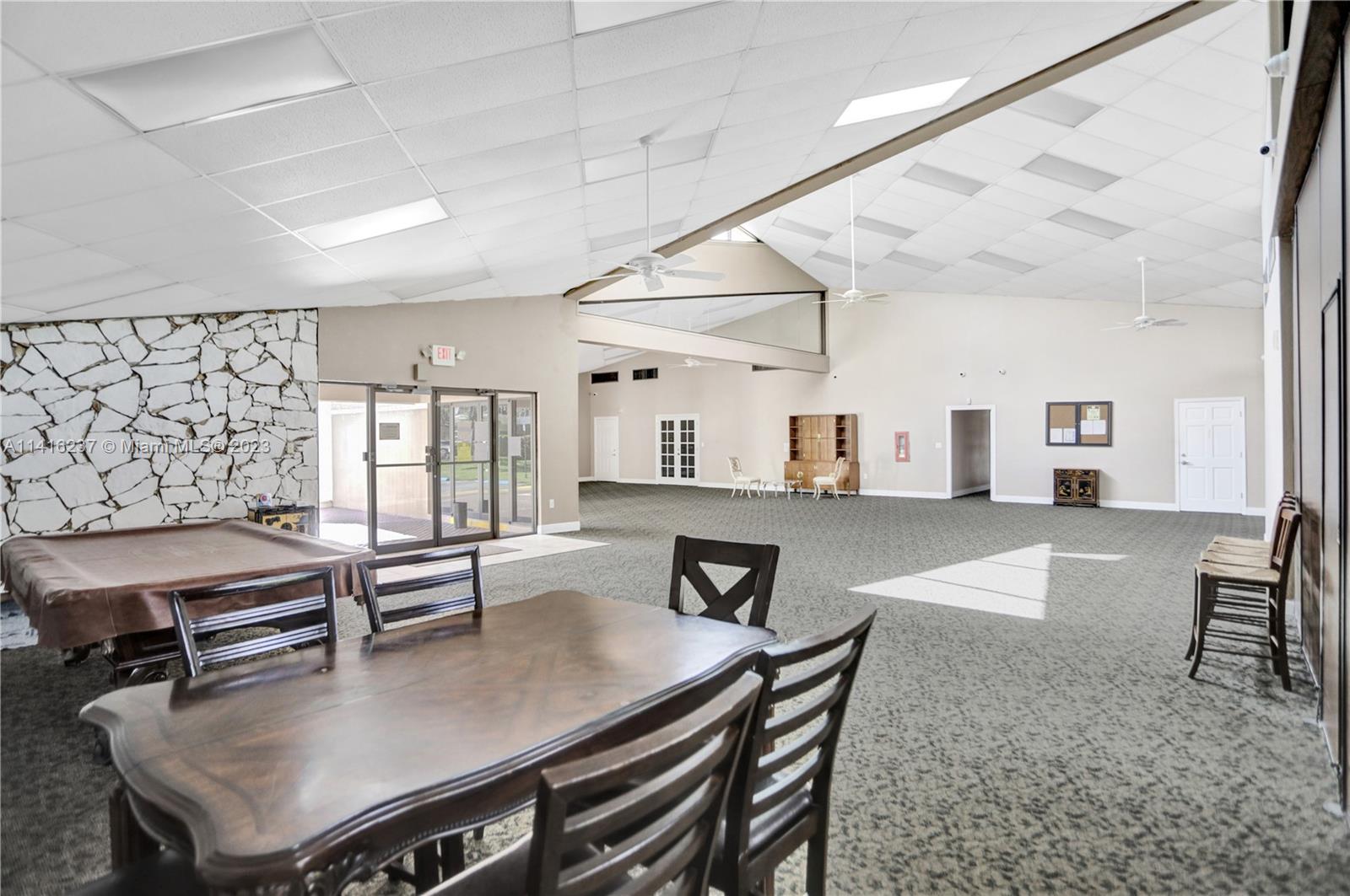SANDS POINT CONDOMINIUM I - Residential Lease