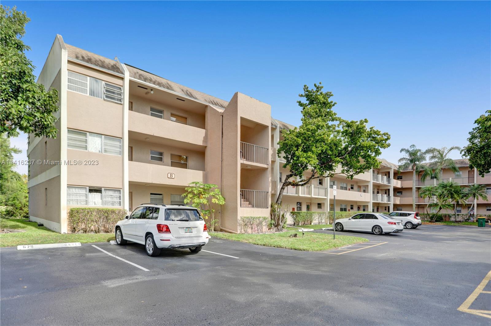 SANDS POINT CONDOMINIUM I - Residential Lease
