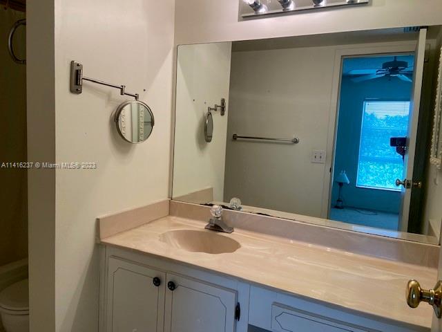 SANDS POINT CONDOMINIUM I - Residential Lease