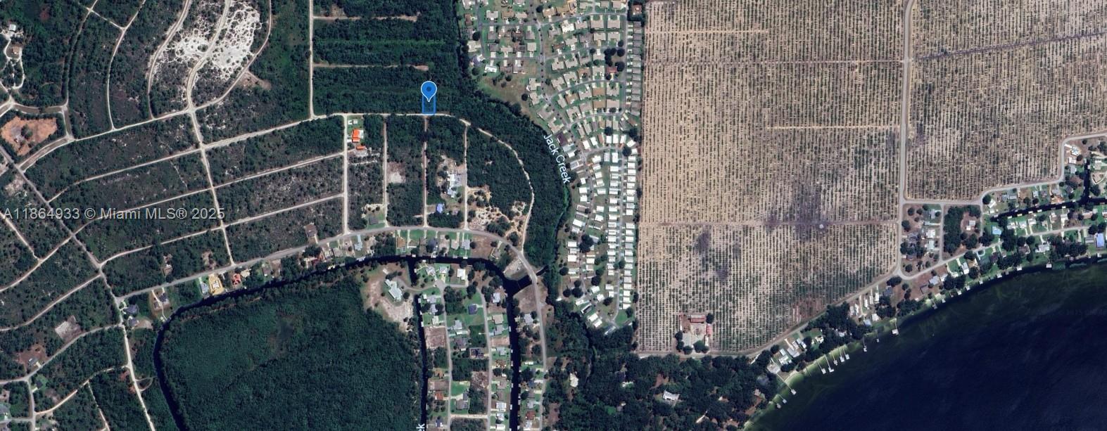 LEISURE LAKES - Land