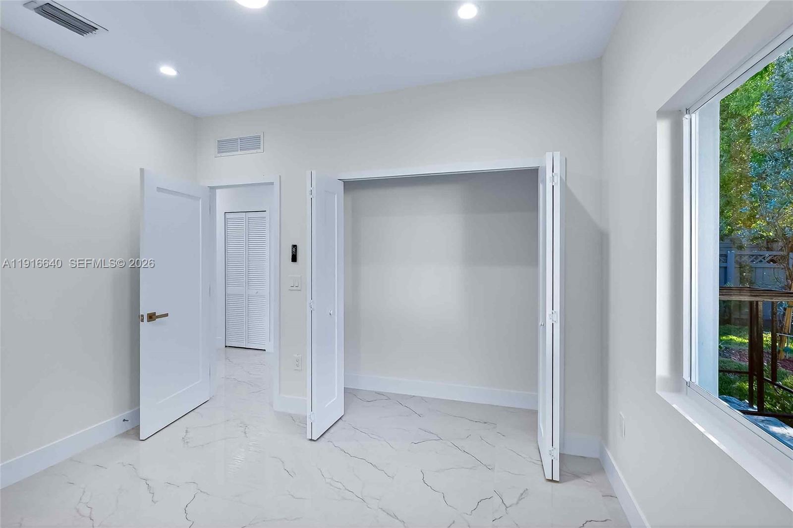 N MIAMI ESTATES - Residential
