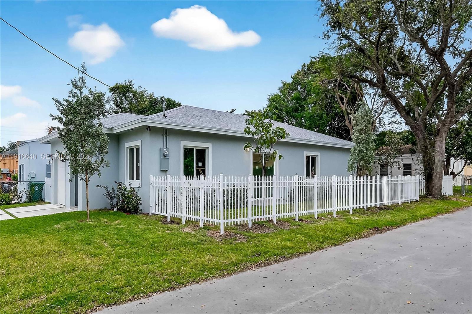 N MIAMI ESTATES - Residential