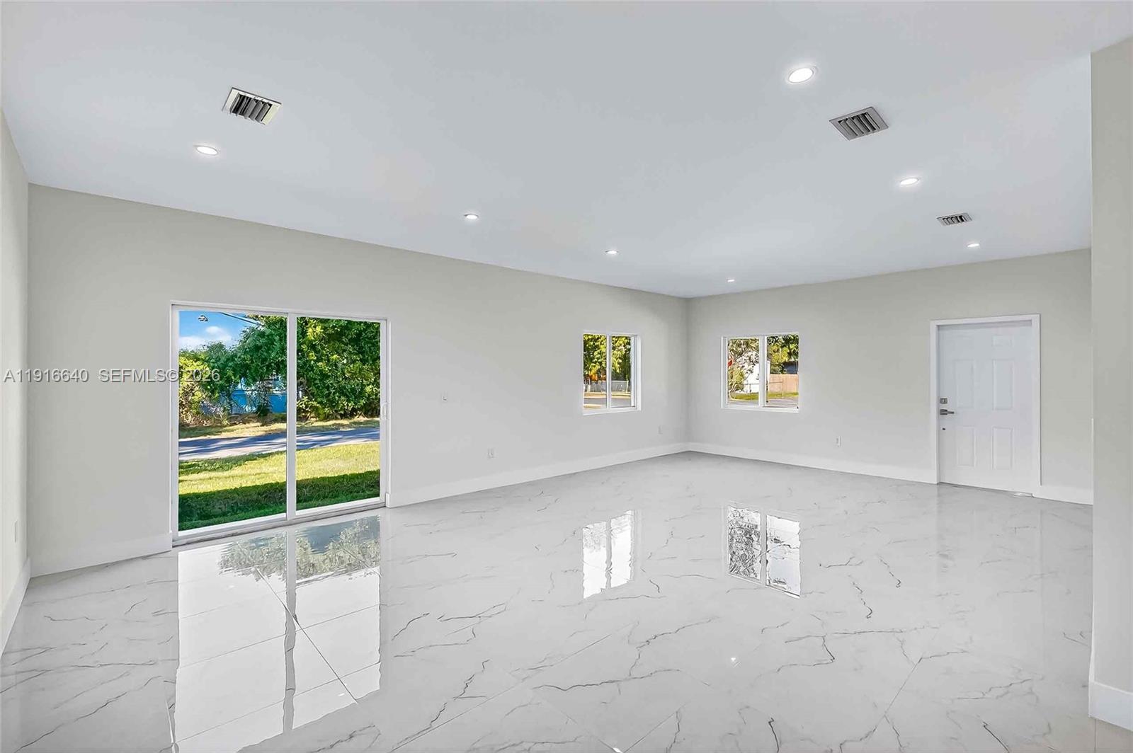 N MIAMI ESTATES - Residential