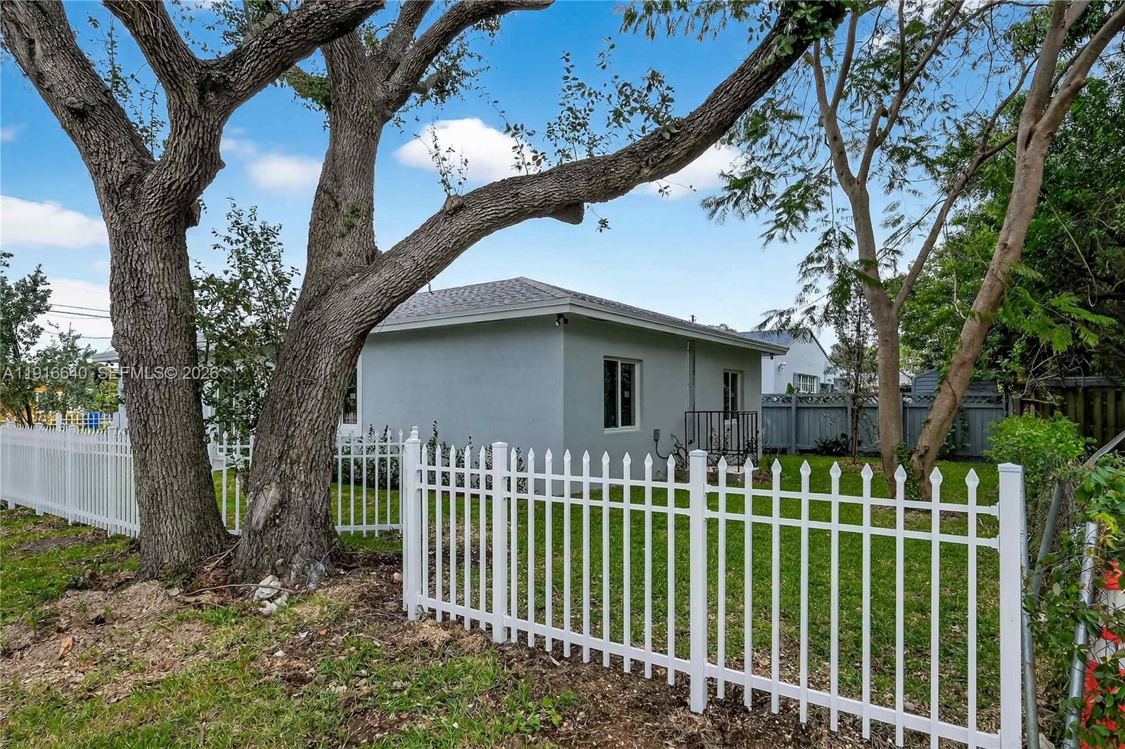 N MIAMI ESTATES - Residential