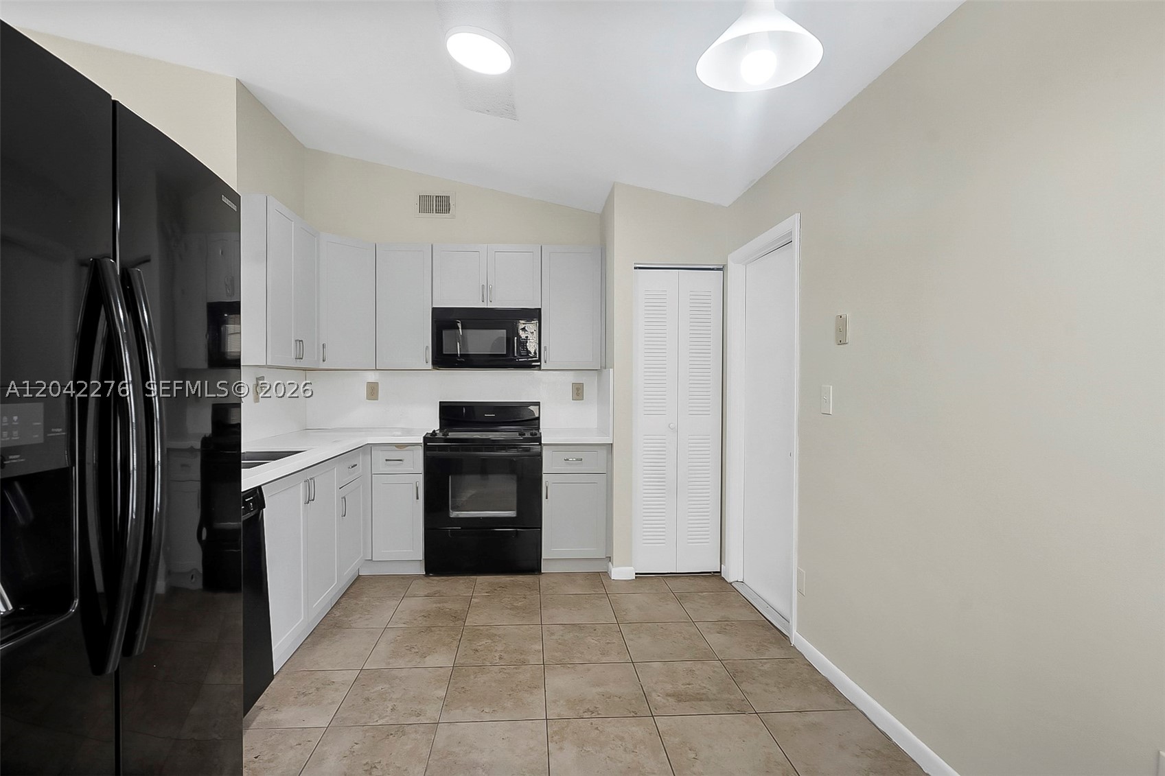SHENANDOAH SECTION FOUR - Residential Lease