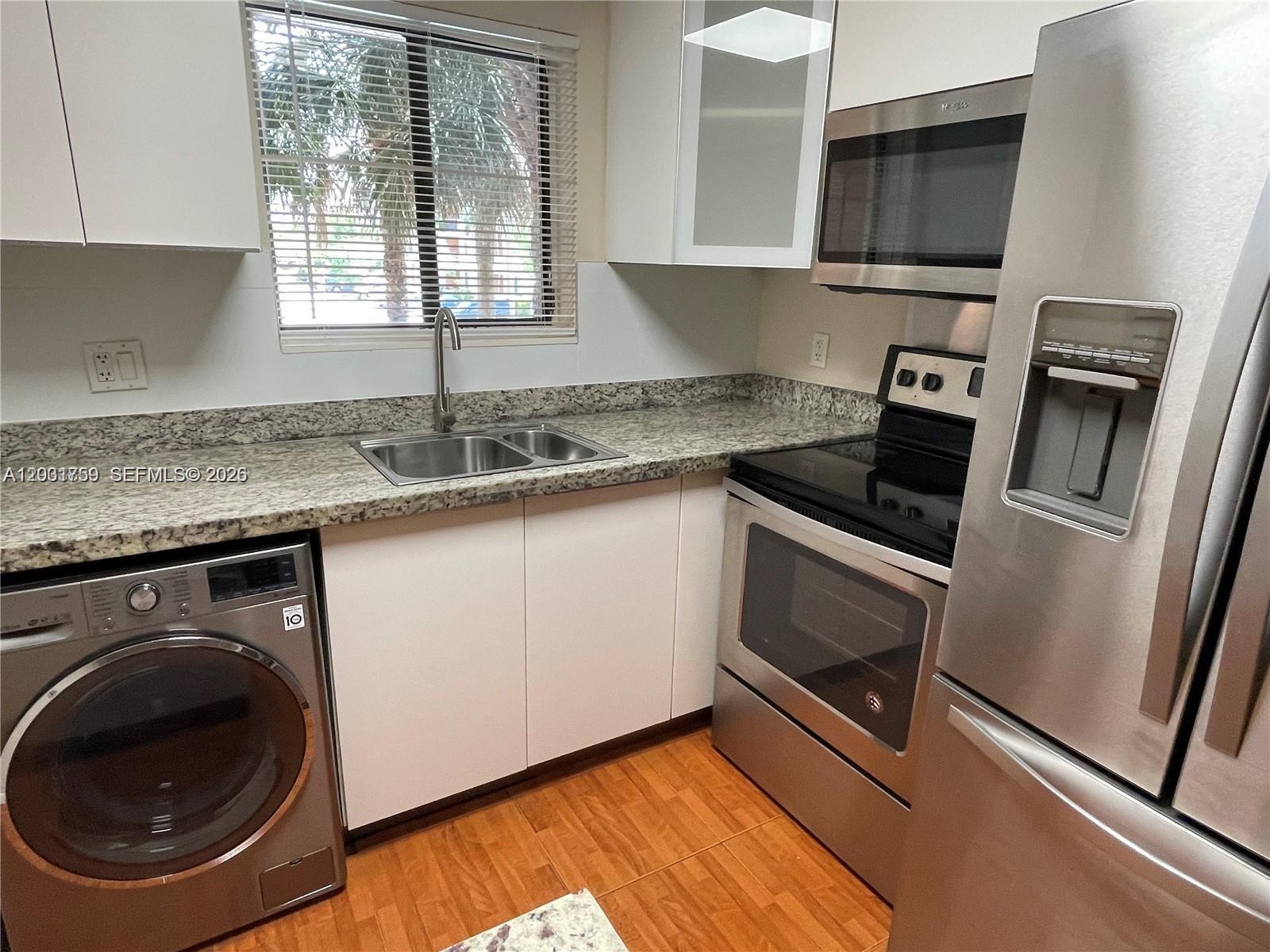 COURTYARDS AT DAVIE CONDO - Residential