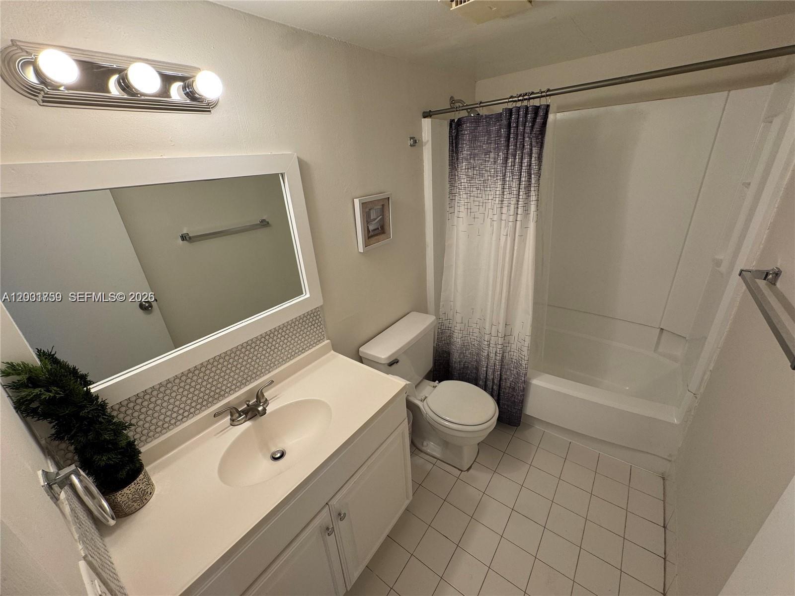 COURTYARDS AT DAVIE CONDO - Residential