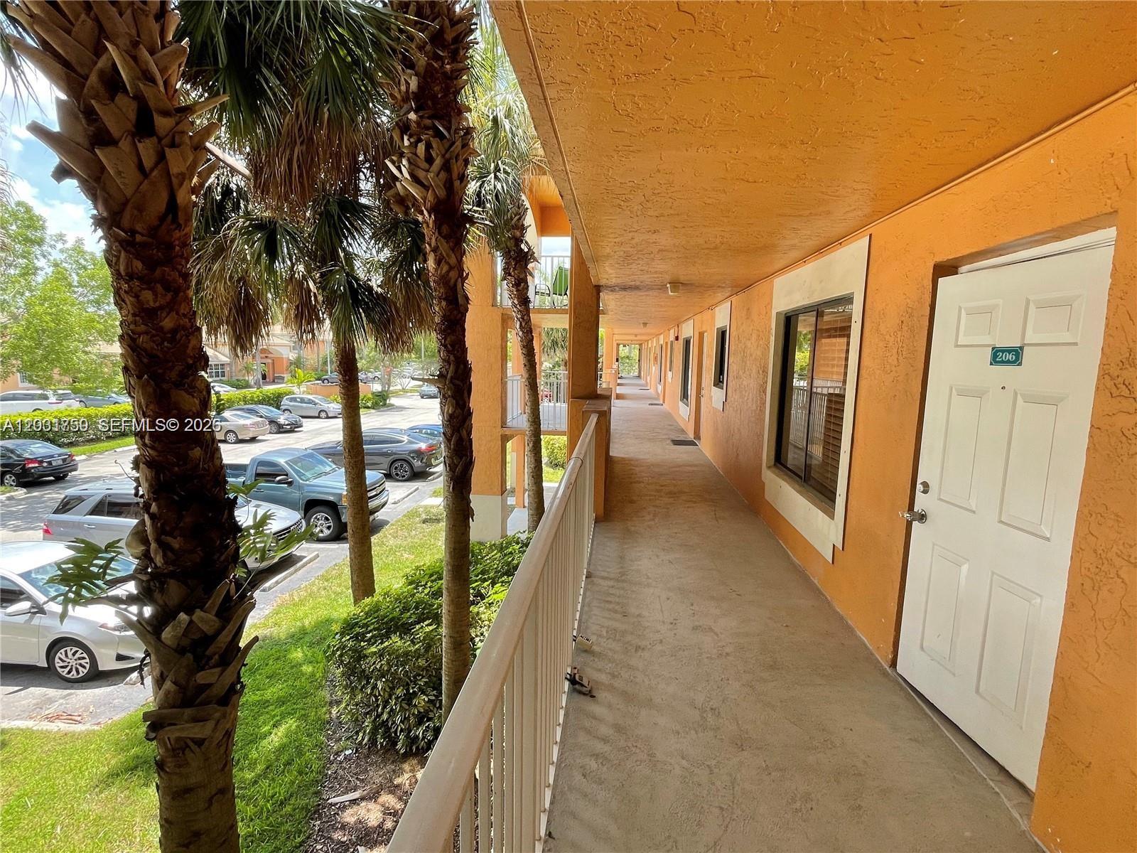COURTYARDS AT DAVIE CONDO - Residential