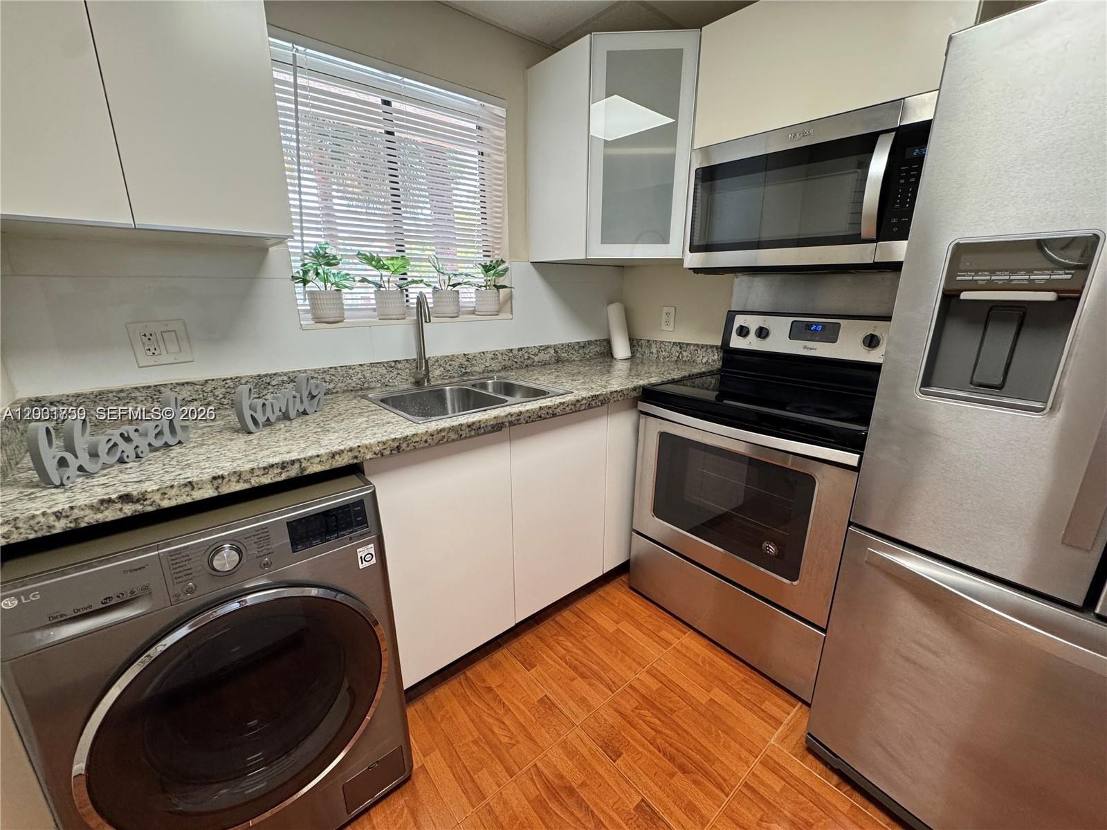 COURTYARDS AT DAVIE CONDO - Residential