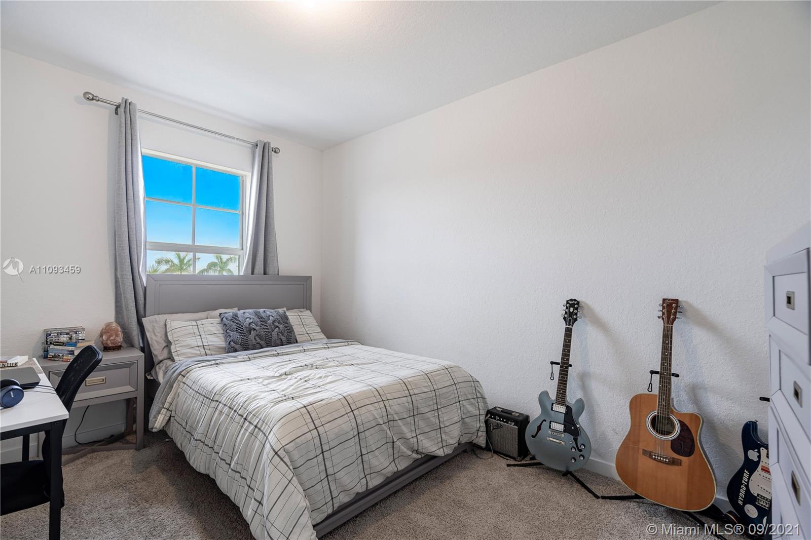 ROYAL HOMES WEST - Residential