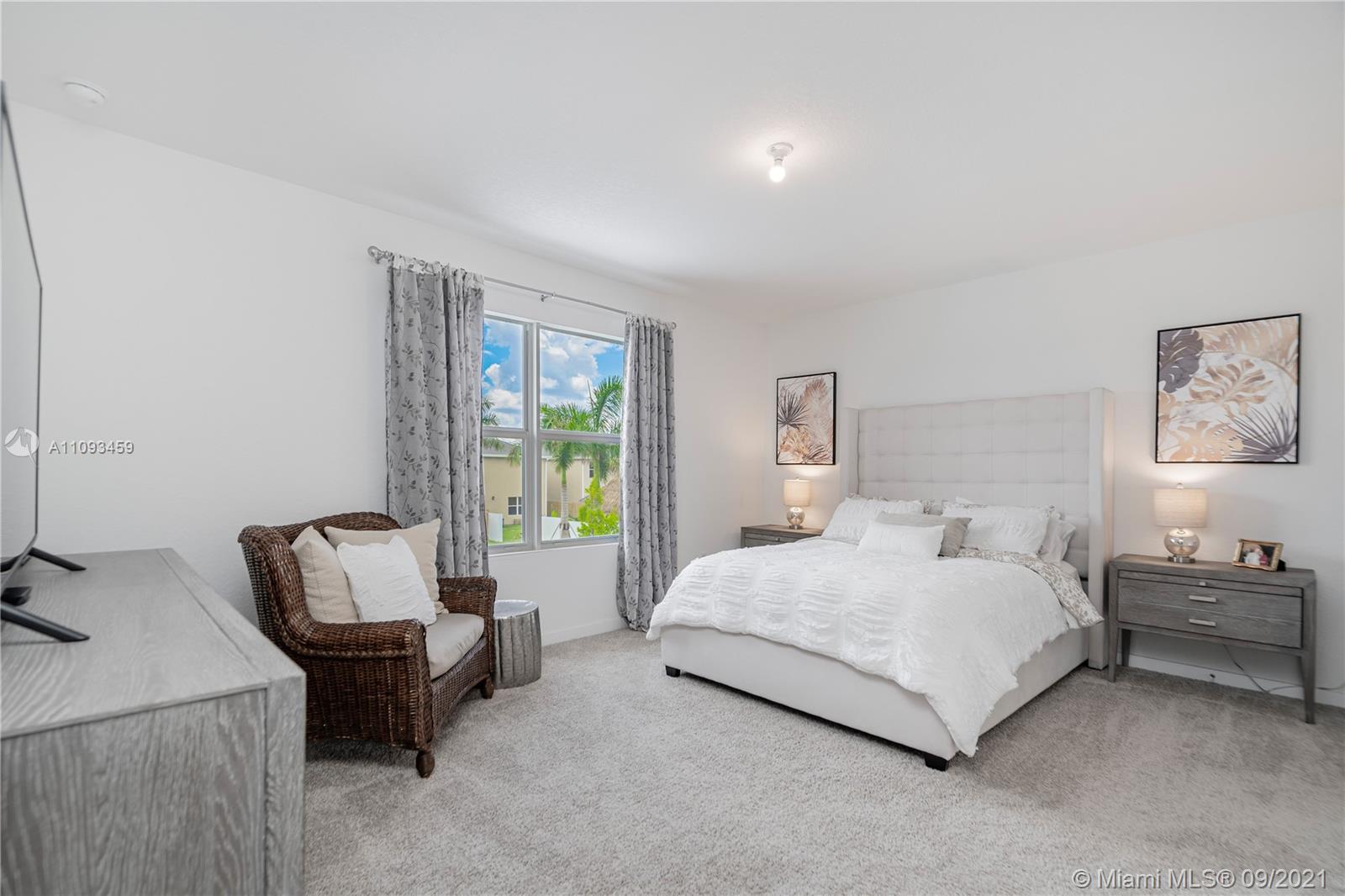 ROYAL HOMES WEST - Residential