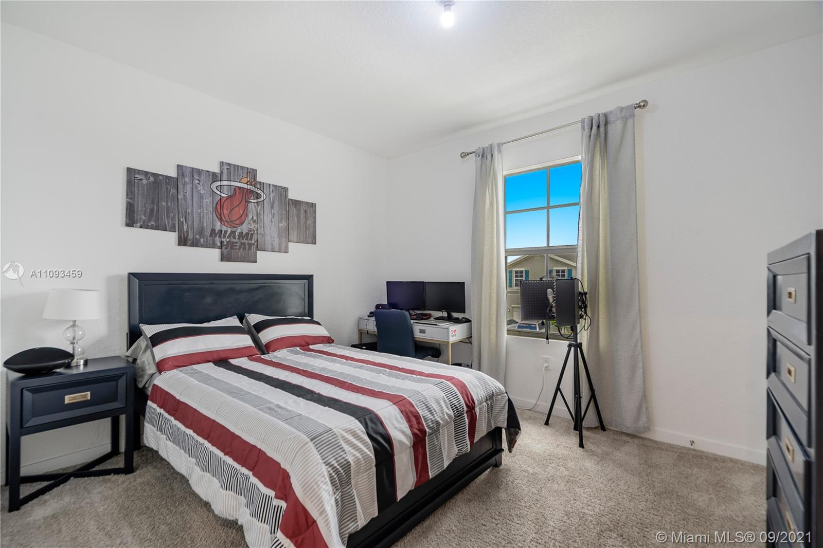 ROYAL HOMES WEST - Residential