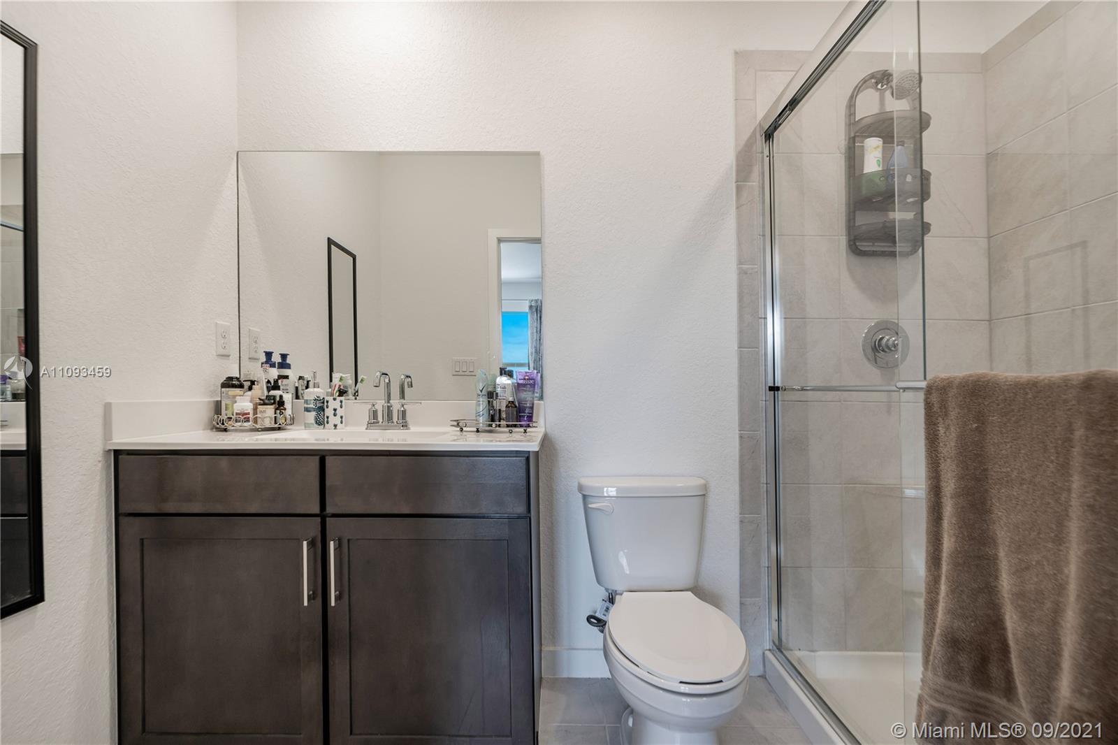 ROYAL HOMES WEST - Residential