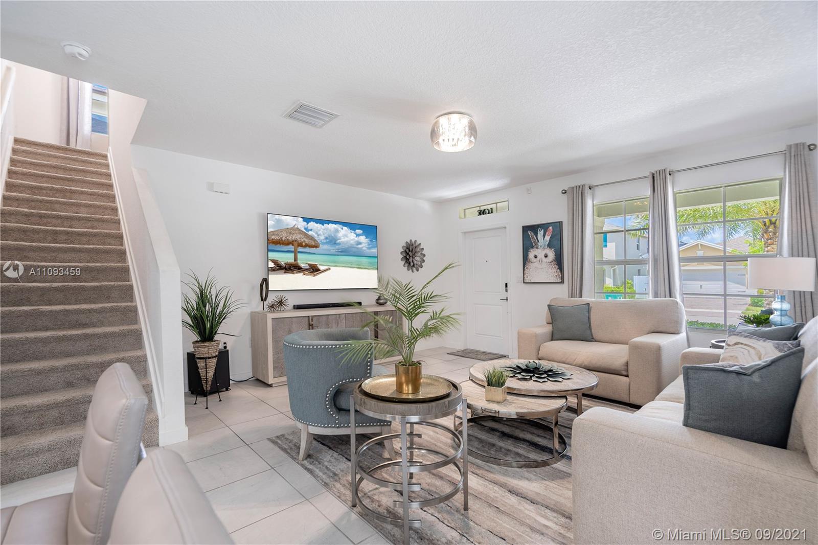 ROYAL HOMES WEST - Residential