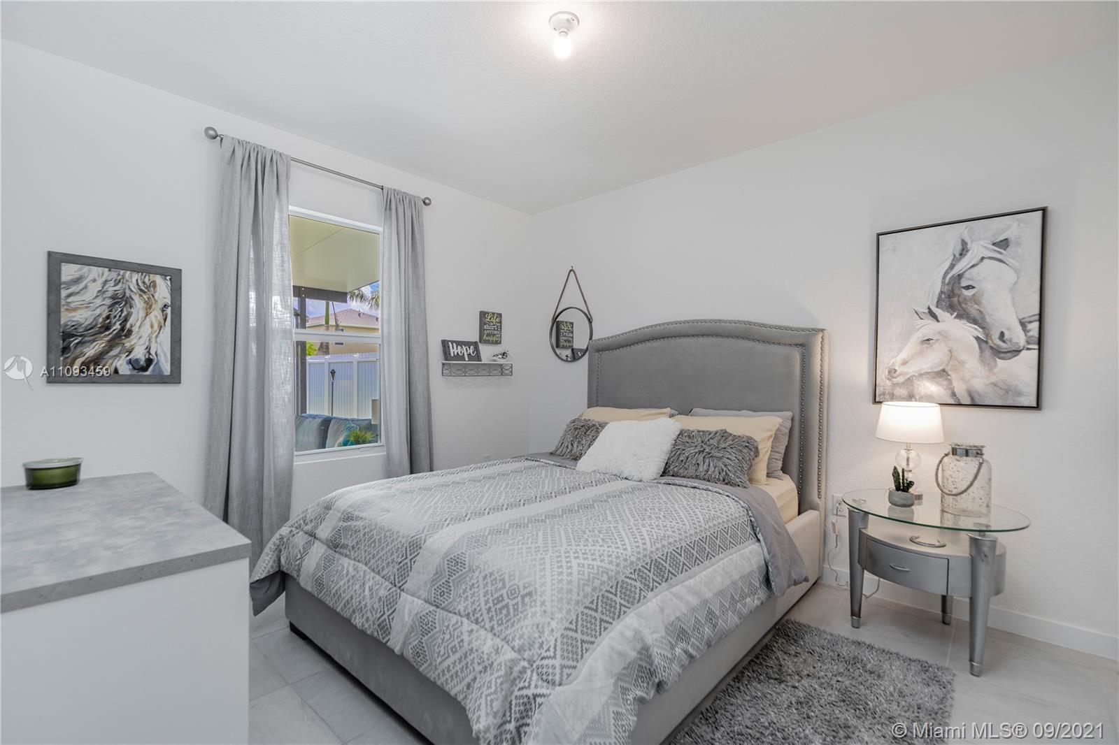 ROYAL HOMES WEST - Residential