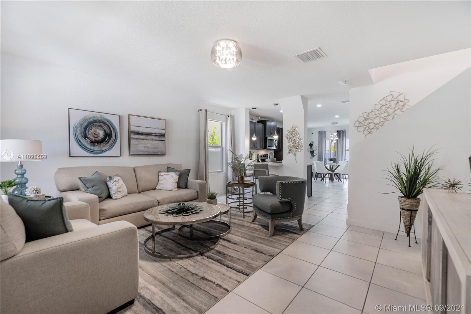ROYAL HOMES WEST - Residential
