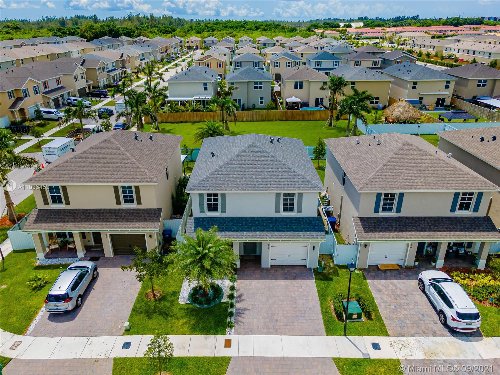 ROYAL HOMES WEST - Residential