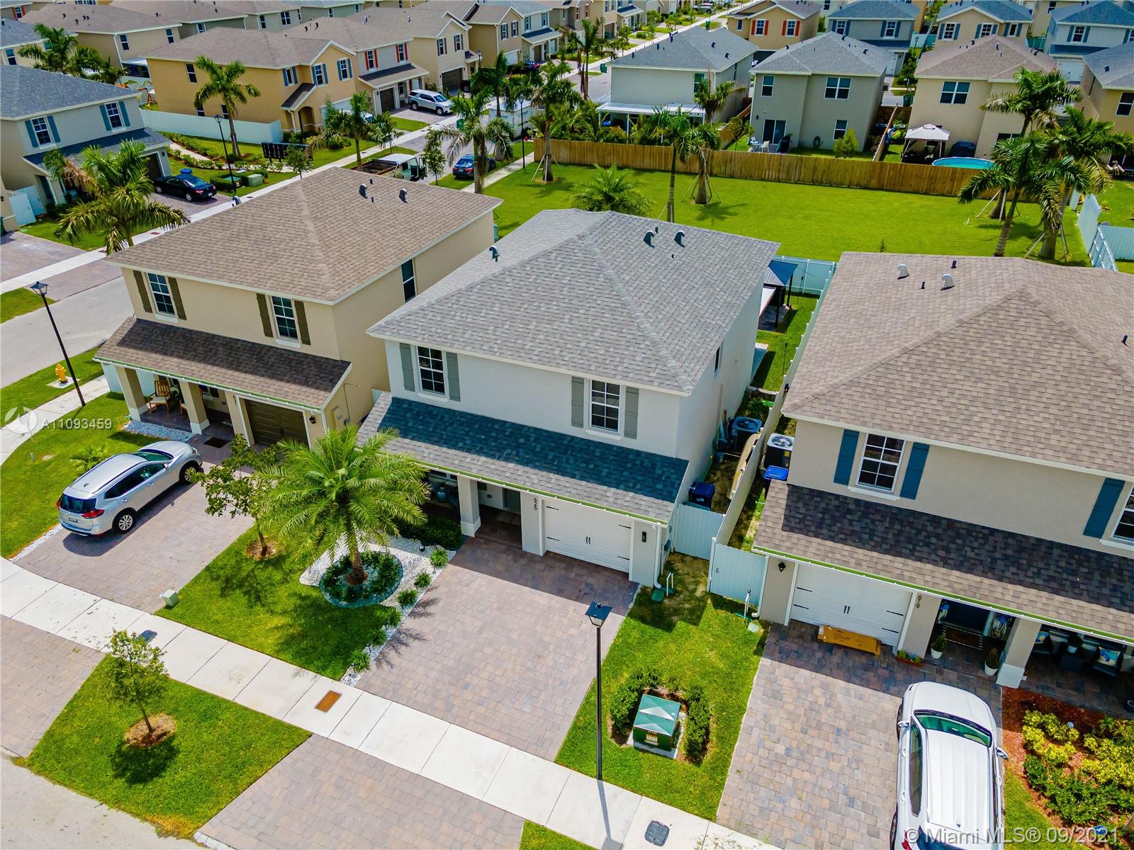 ROYAL HOMES WEST - Residential