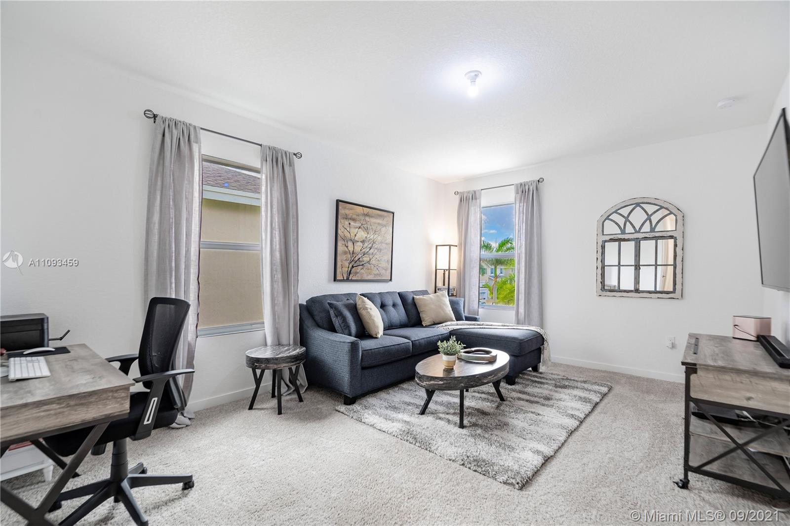ROYAL HOMES WEST - Residential