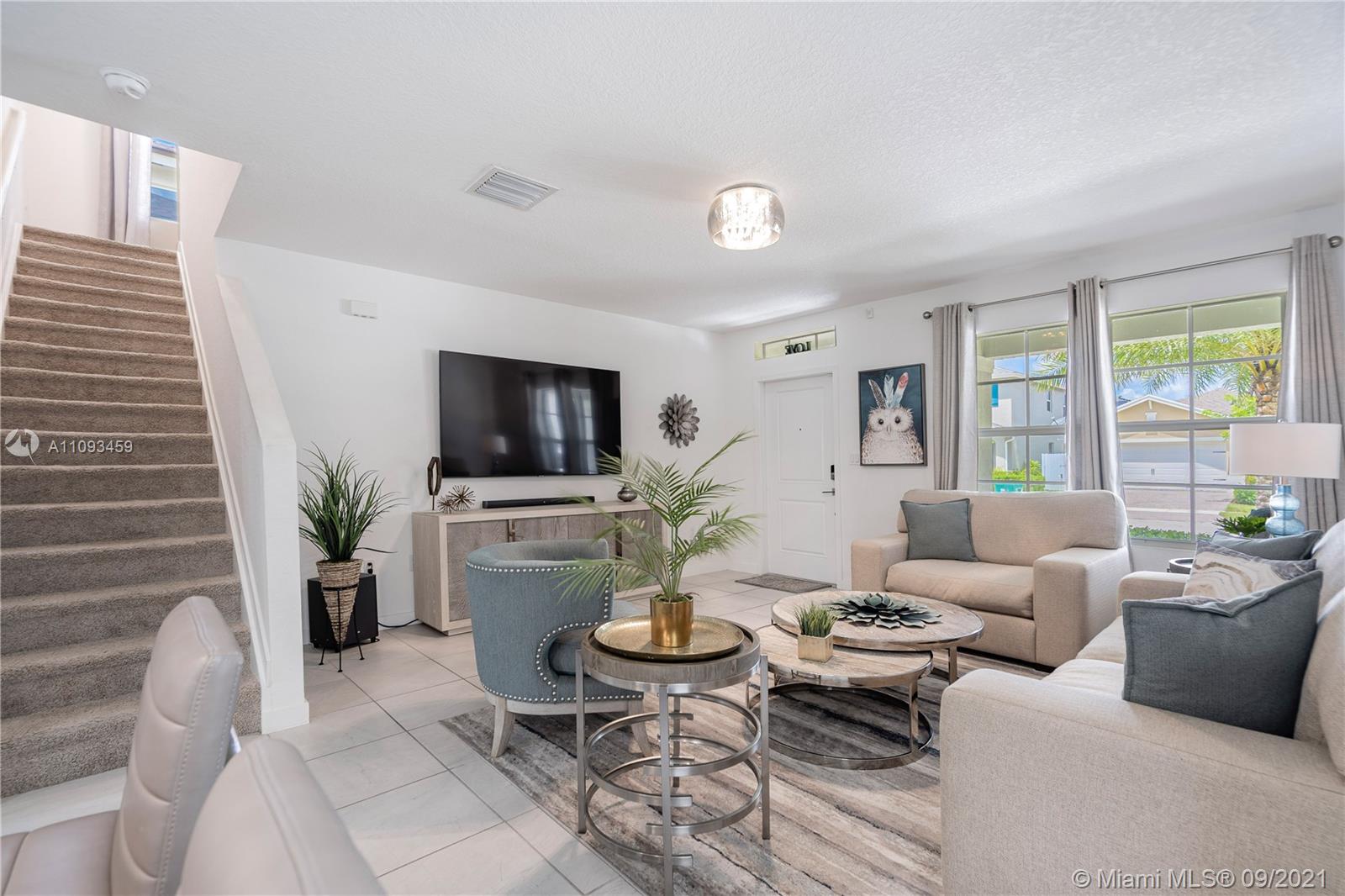 ROYAL HOMES WEST - Residential
