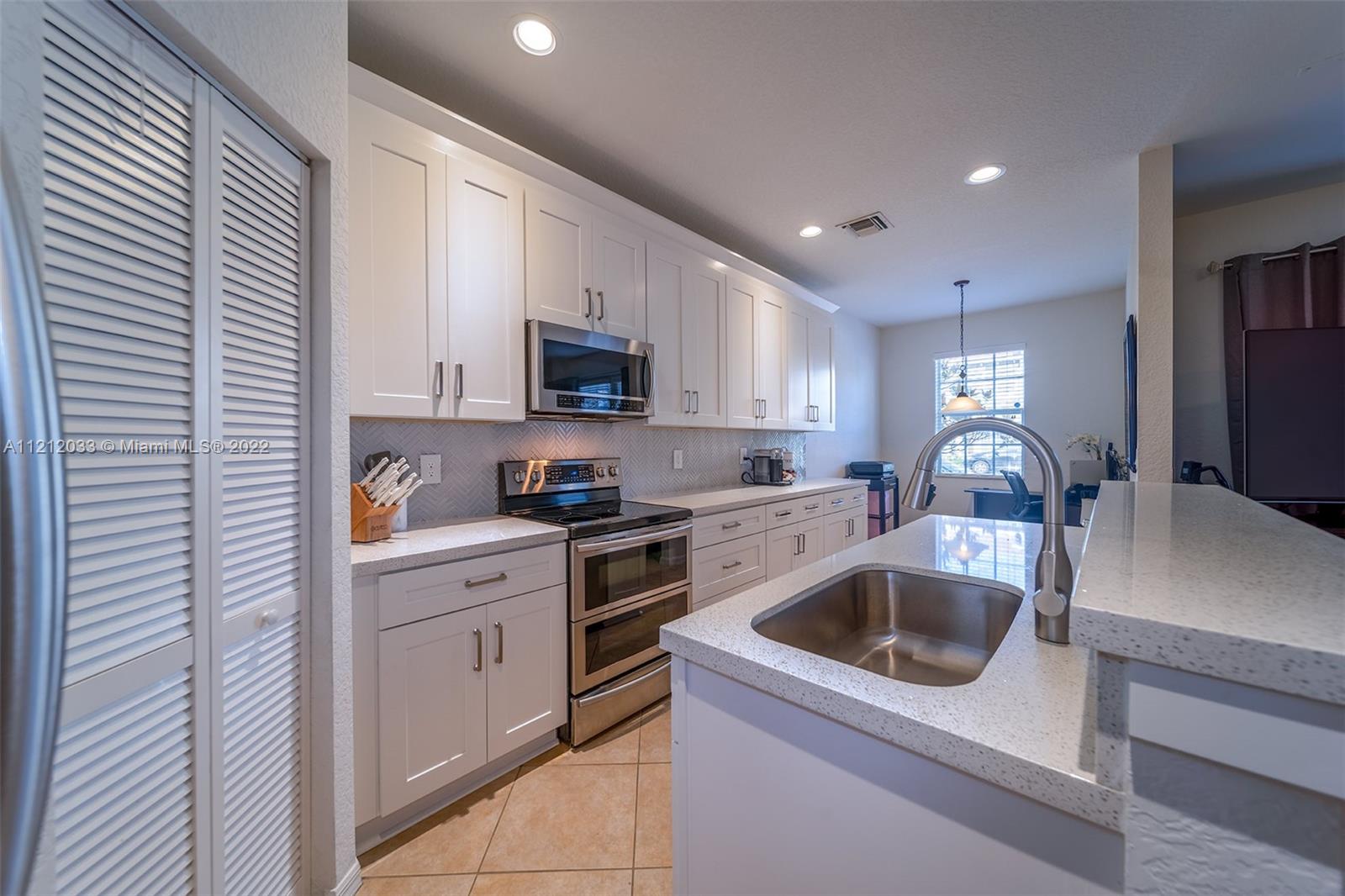 HAMPTON HILLS CONDO - Residential