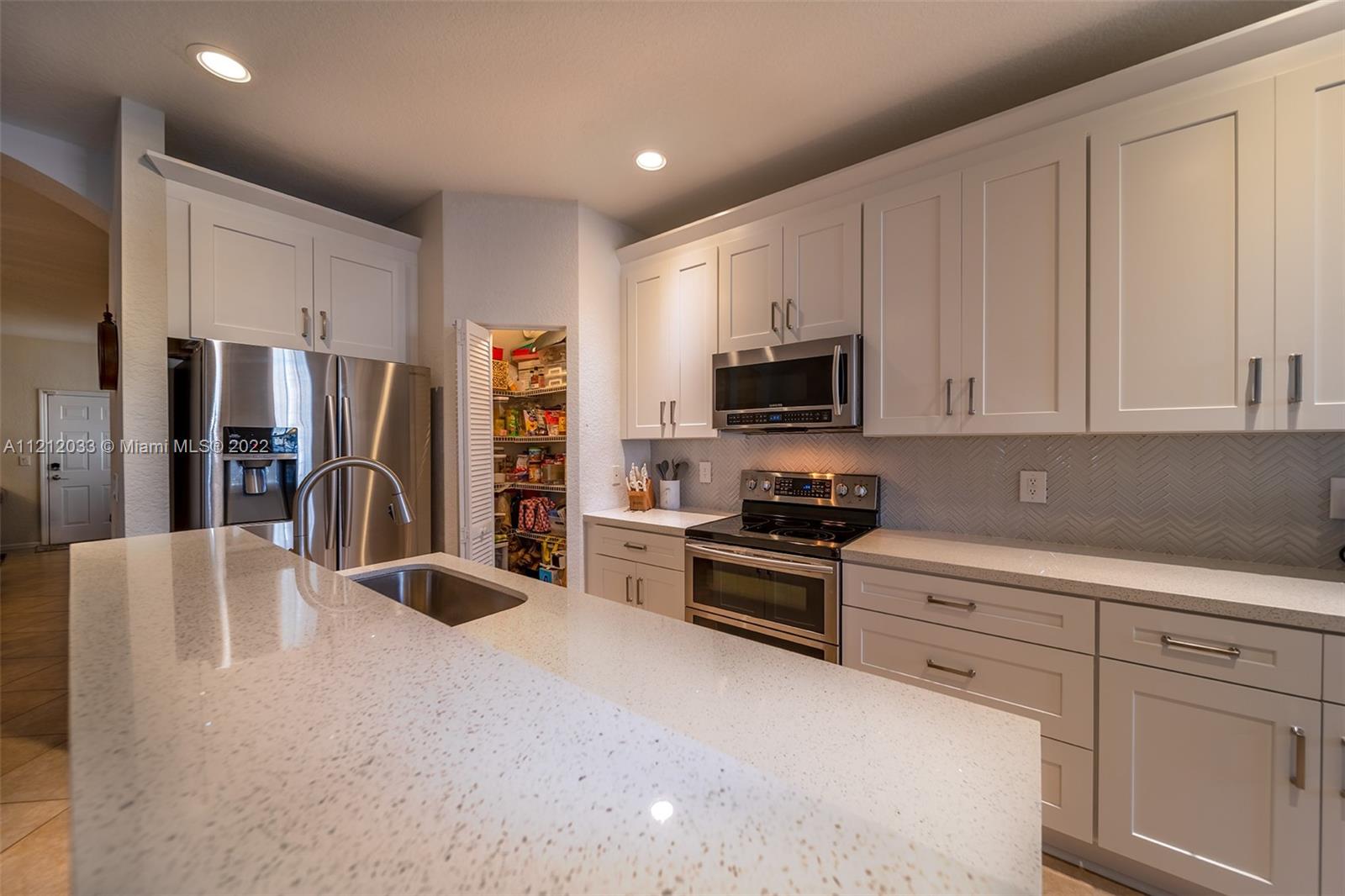 HAMPTON HILLS CONDO - Residential