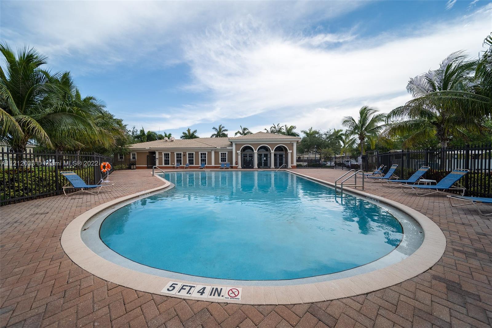 HAMPTON HILLS CONDO - Residential