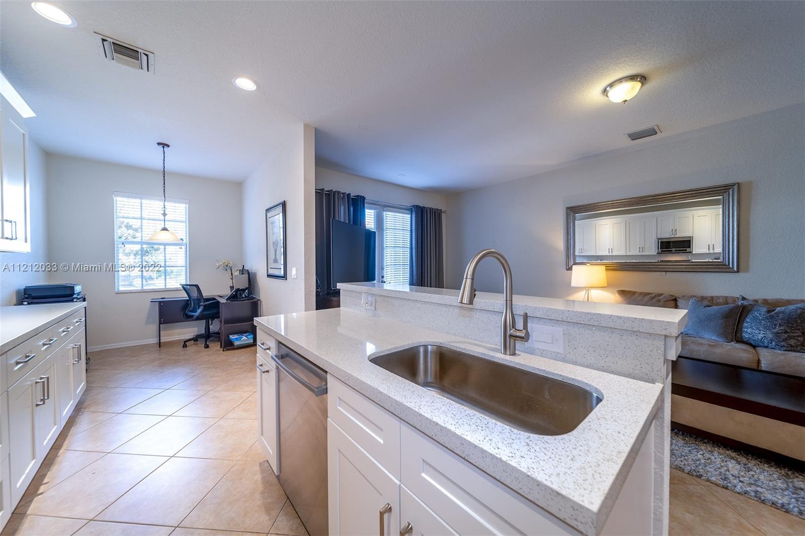 HAMPTON HILLS CONDO - Residential