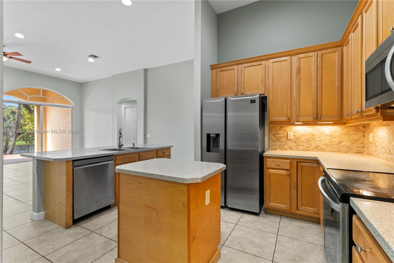 POD 7 AT MONARCH LAKES - Residential