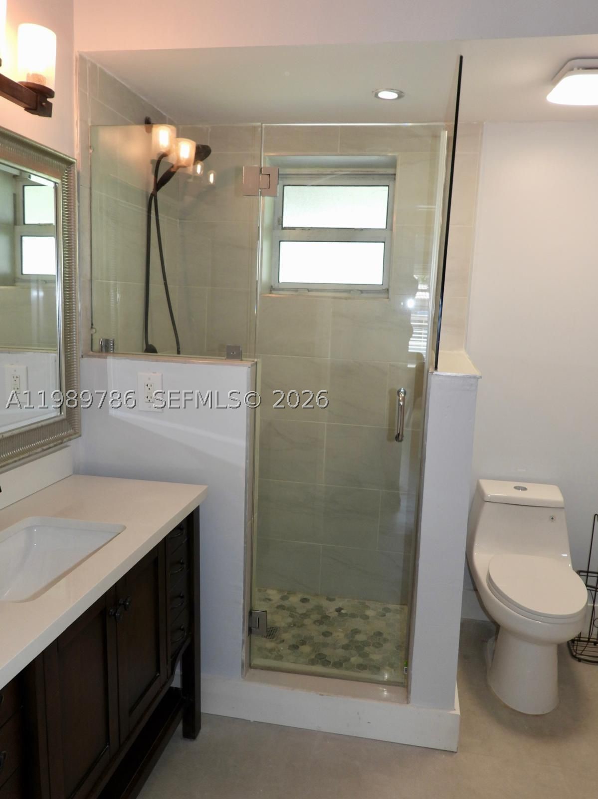 HOLLYWOOD LAKES SECTION - Residential