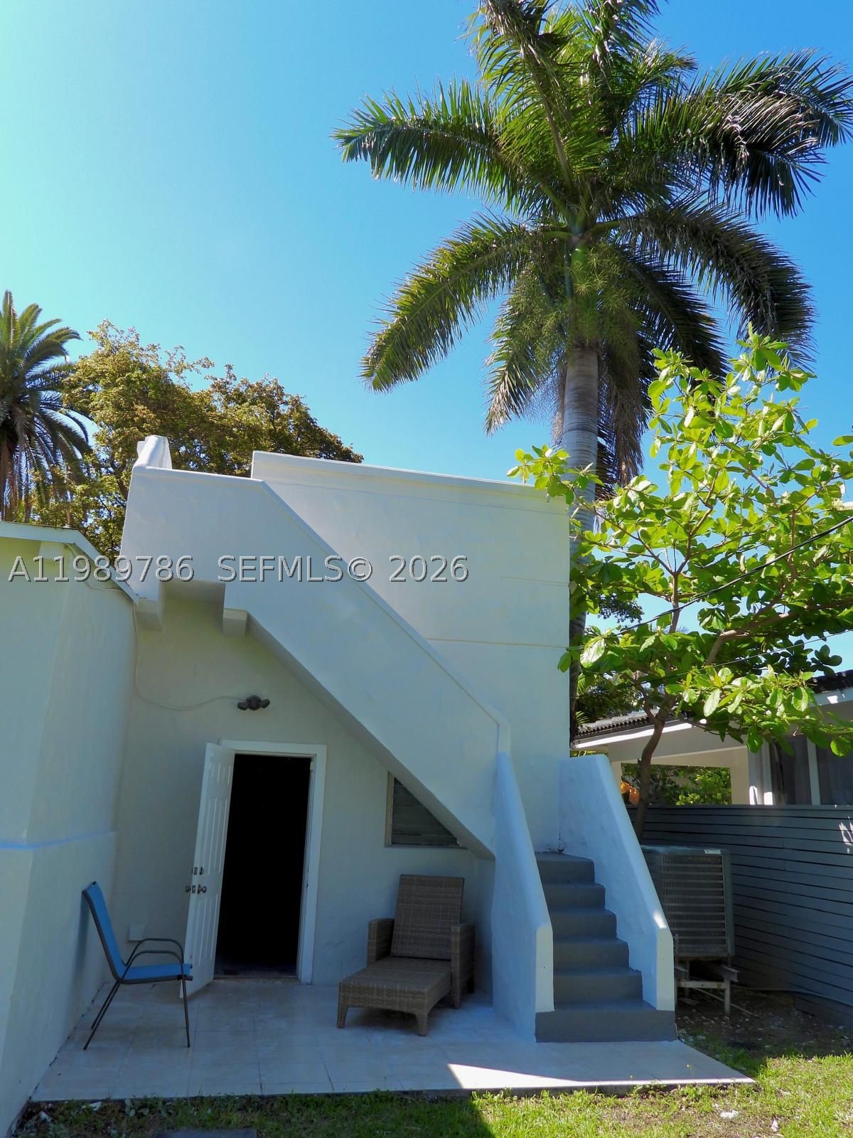 HOLLYWOOD LAKES SECTION - Residential
