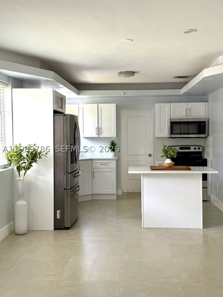 HOLLYWOOD LAKES SECTION - Residential