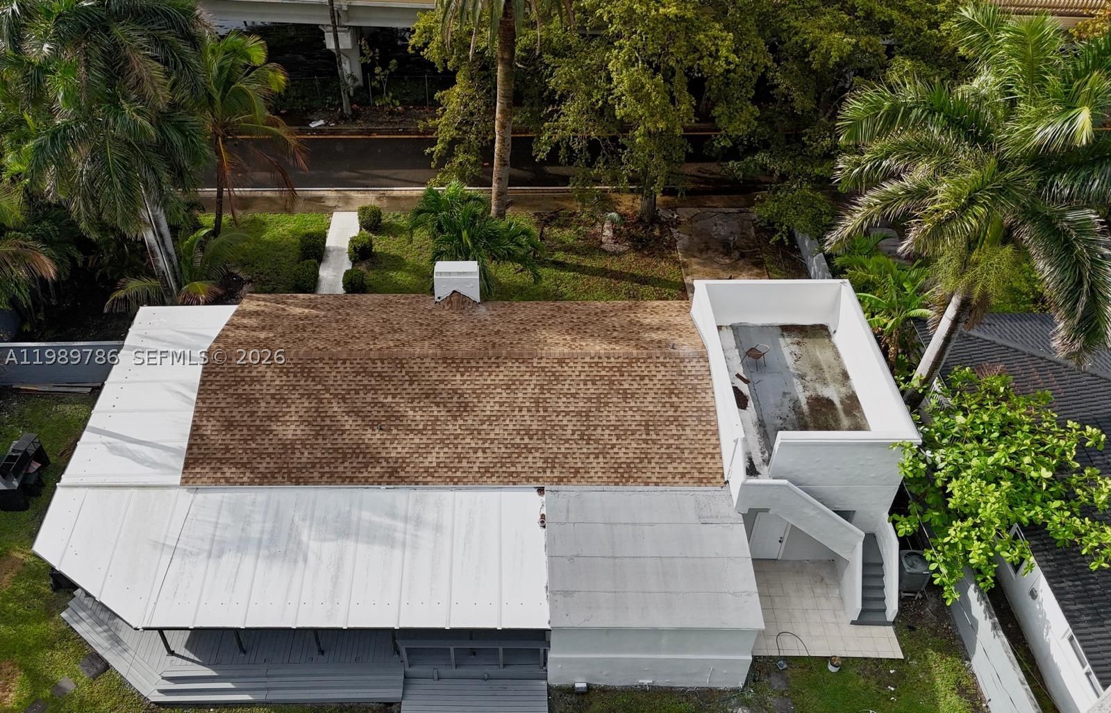 HOLLYWOOD LAKES SECTION - Residential