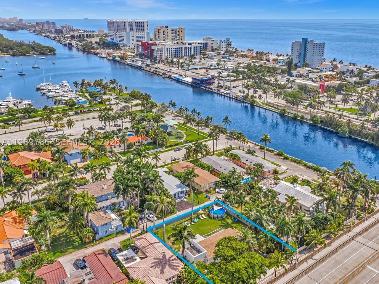 HOLLYWOOD LAKES SECTION - Residential