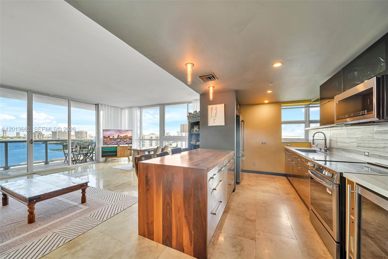 BLUE BAY TOWER CONDO - Residential