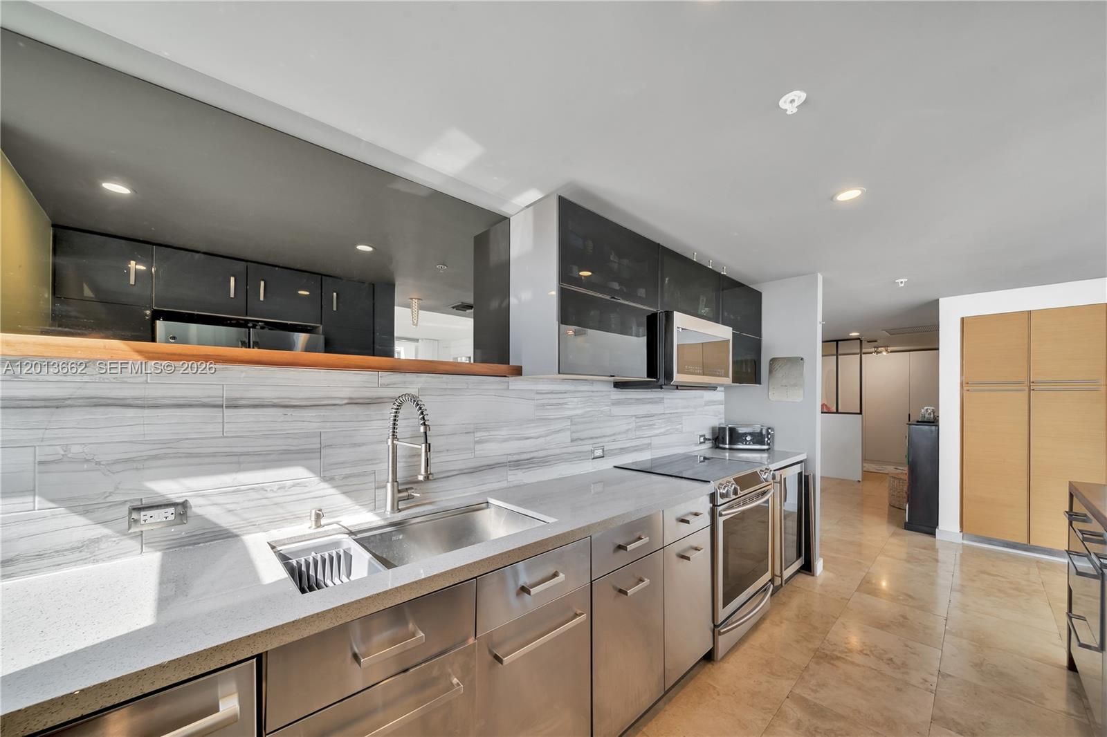 BLUE BAY TOWER CONDO - Residential