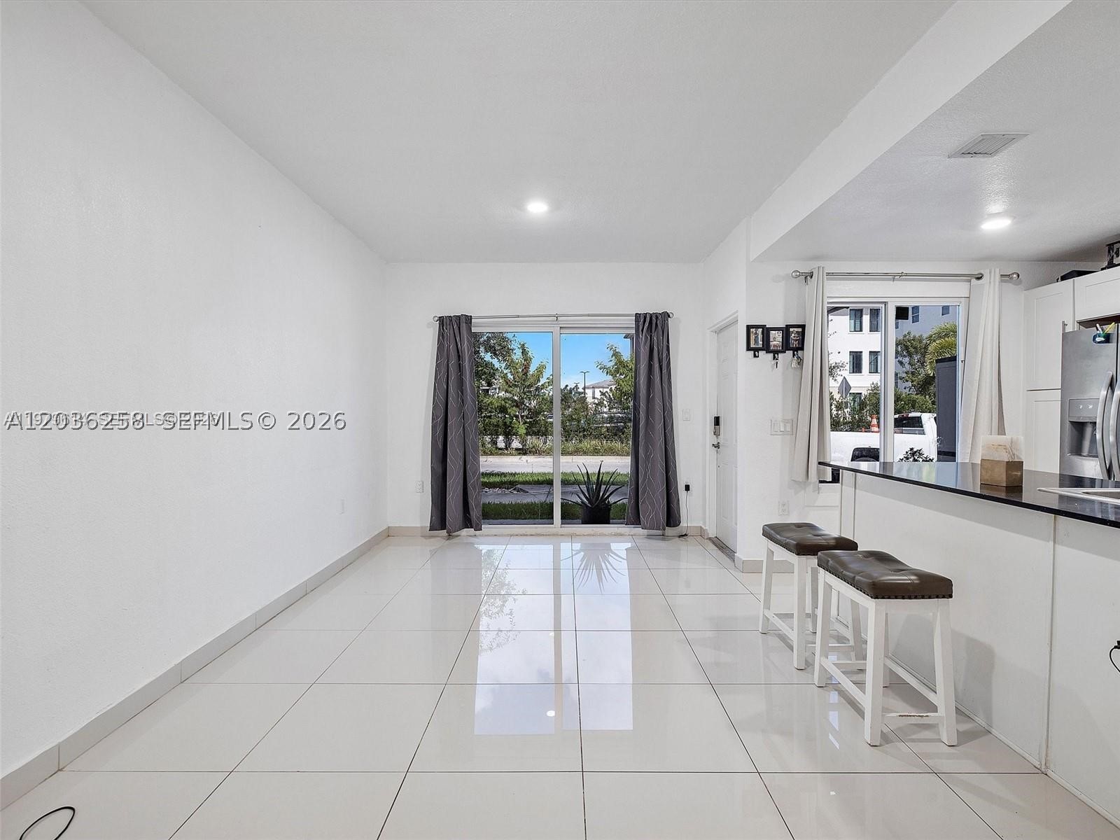 PARADISE GARDENS - Residential