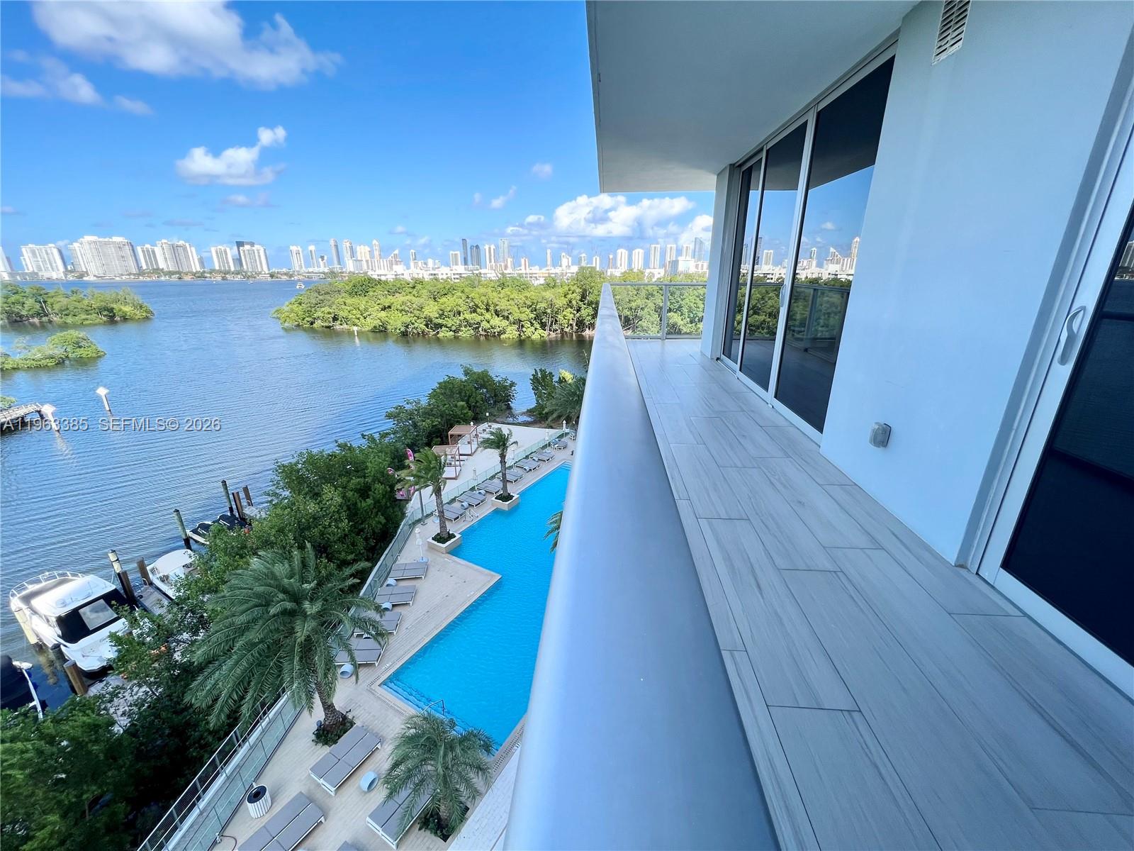 THE HARBOUR NORTH CONDO - Residential
