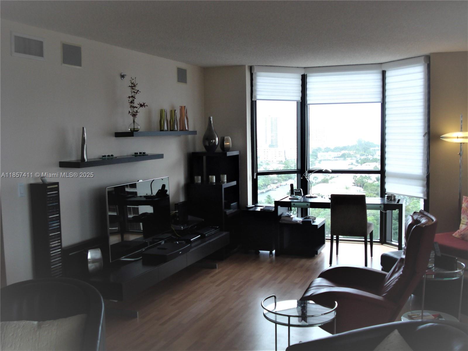 HARBOR TWS AT THE WATERWAY - Residential